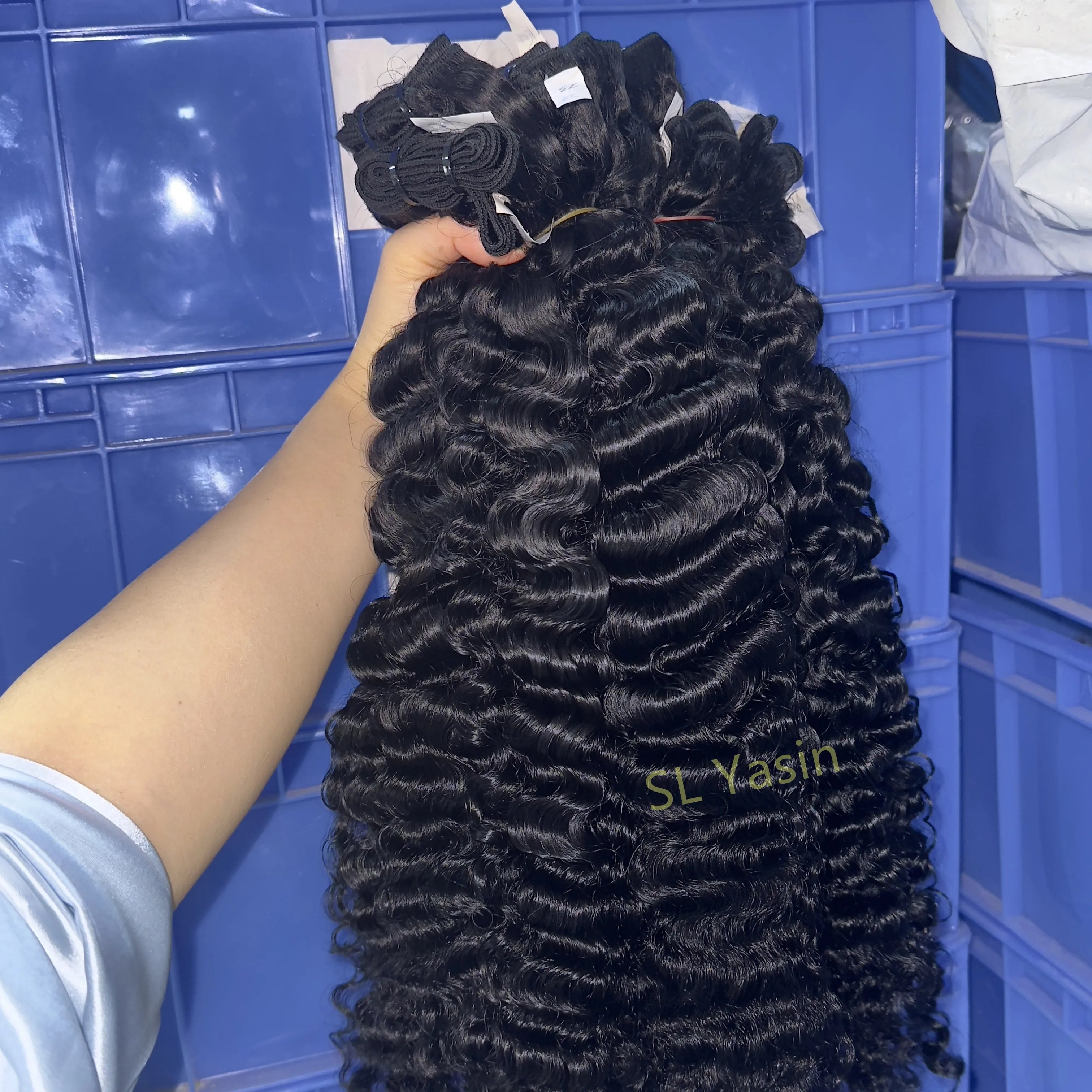 Wholesale Raw Hair Wavy Curly Bundle Vendors Cuticle Aligned Pixie Curl Hair One Donor Burmese Curly Hair for Women