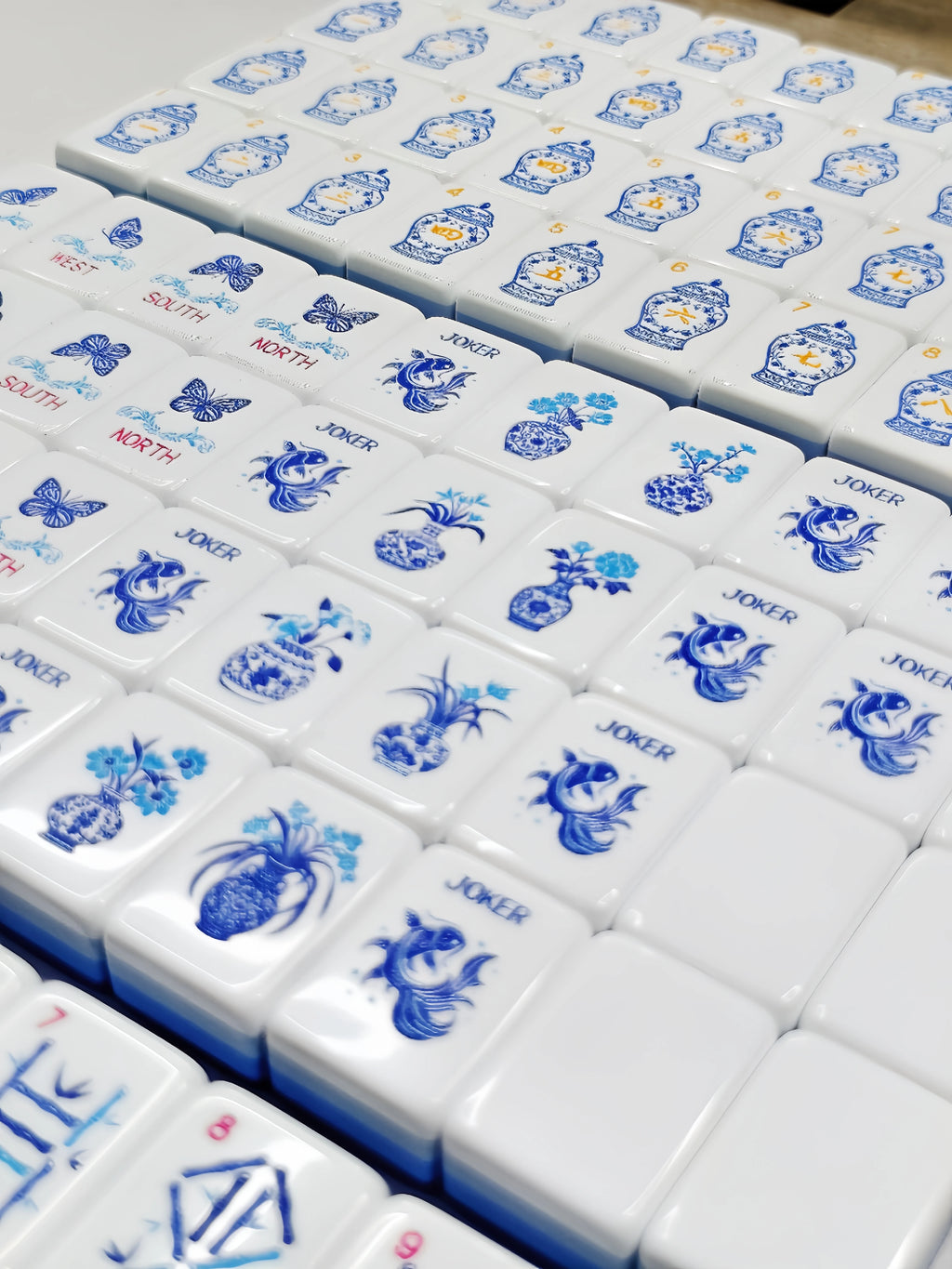 In Stock Beach Supplies New Mini Travel 4 Layer Engraved Acrylic Luxury 160 Set Blue and White Porcelain America Mahjong Tiles