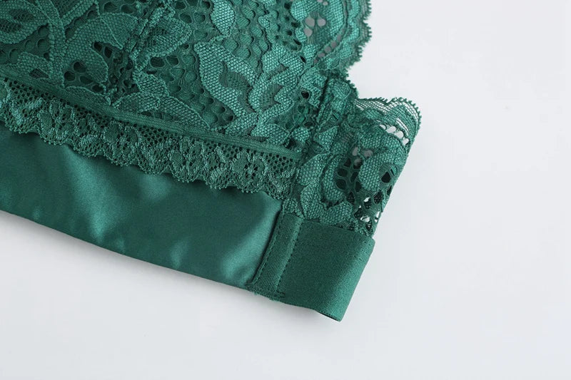 French Hollow Out Lace Triangle Cup Bra and Thong Set Underwear Wireless Thin Lined Women Sexy Lingerie New Arrivals