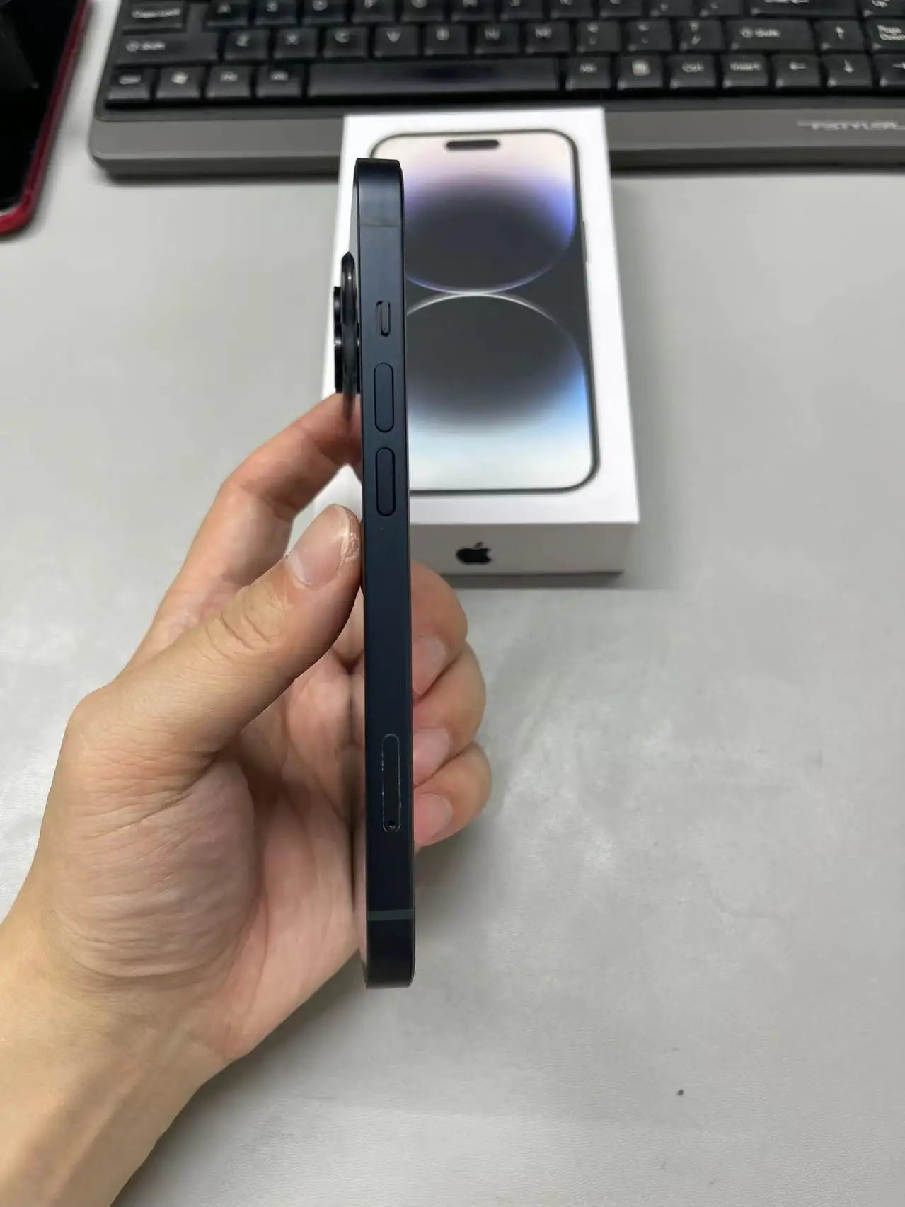 Second hand cheap iPhone 16 Pro Max 16 Pro 16 used phone unlocks smartphone 5G A18 phone