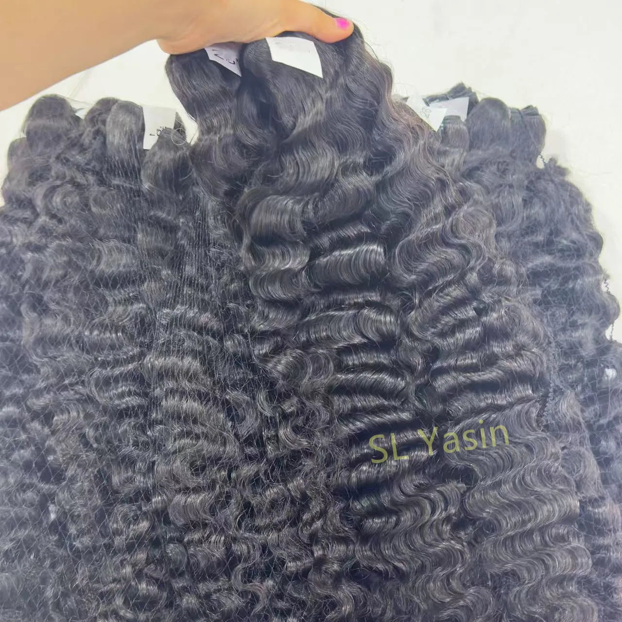 Wholesale Raw Hair Wavy Curly Bundle Vendors Cuticle Aligned Pixie Curl Hair One Donor Burmese Curly Hair for Women