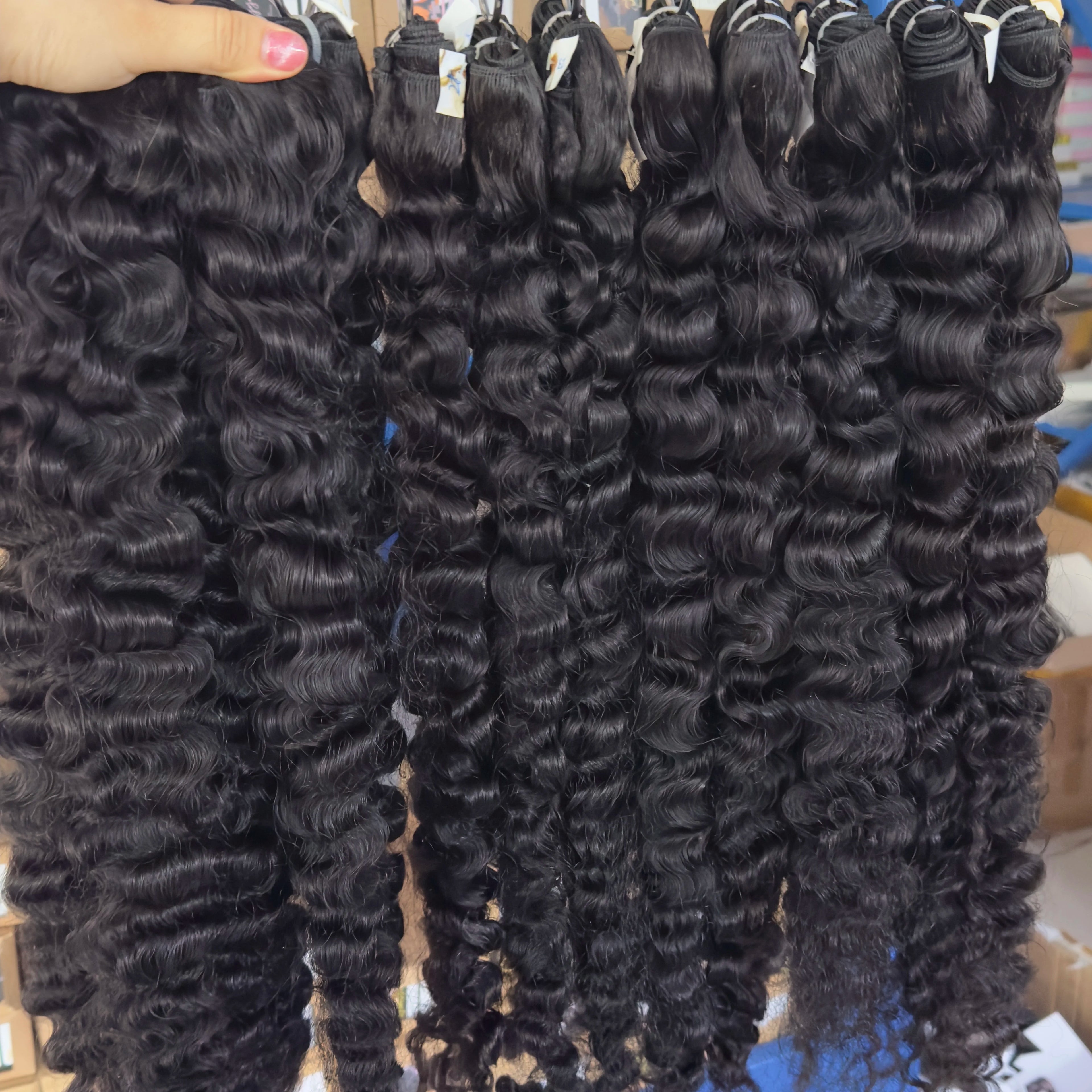 حزم شعر بشري مجعد بورمي، لحمة مزدوجة فائقة، شعر مسحوب 13×6، دانتيل أمامي عالي الدقة، شعر كمبودي خام مموج طبيعي، وصلات هندية