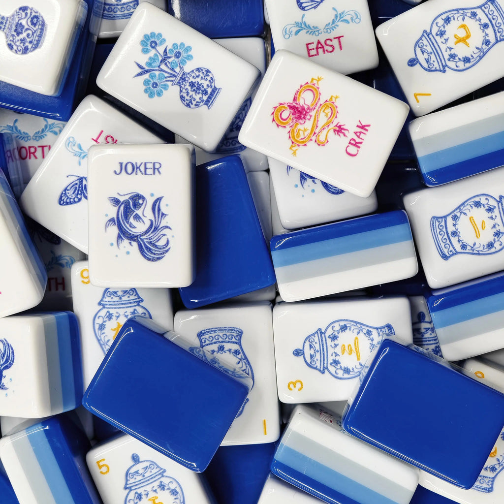 In Stock Beach Supplies New Mini Travel 4 Layer Engraved Acrylic Luxury 160 Set Blue and White Porcelain America Mahjong Tiles
