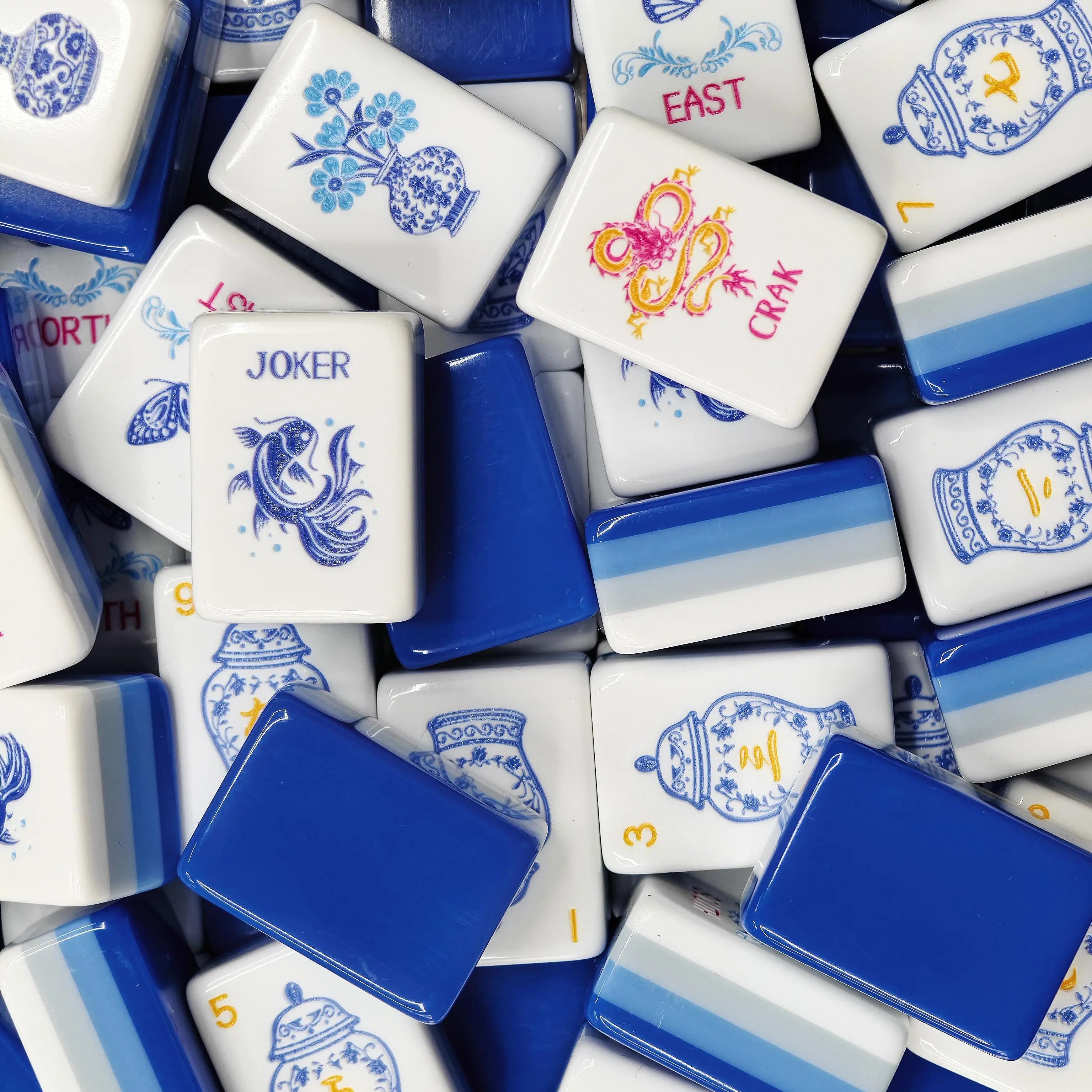 In Stock Beach Supplies New Mini Travel 4 Layer Engraved Acrylic Luxury 160 Set Blue and White Porcelain America Mahjong Tiles