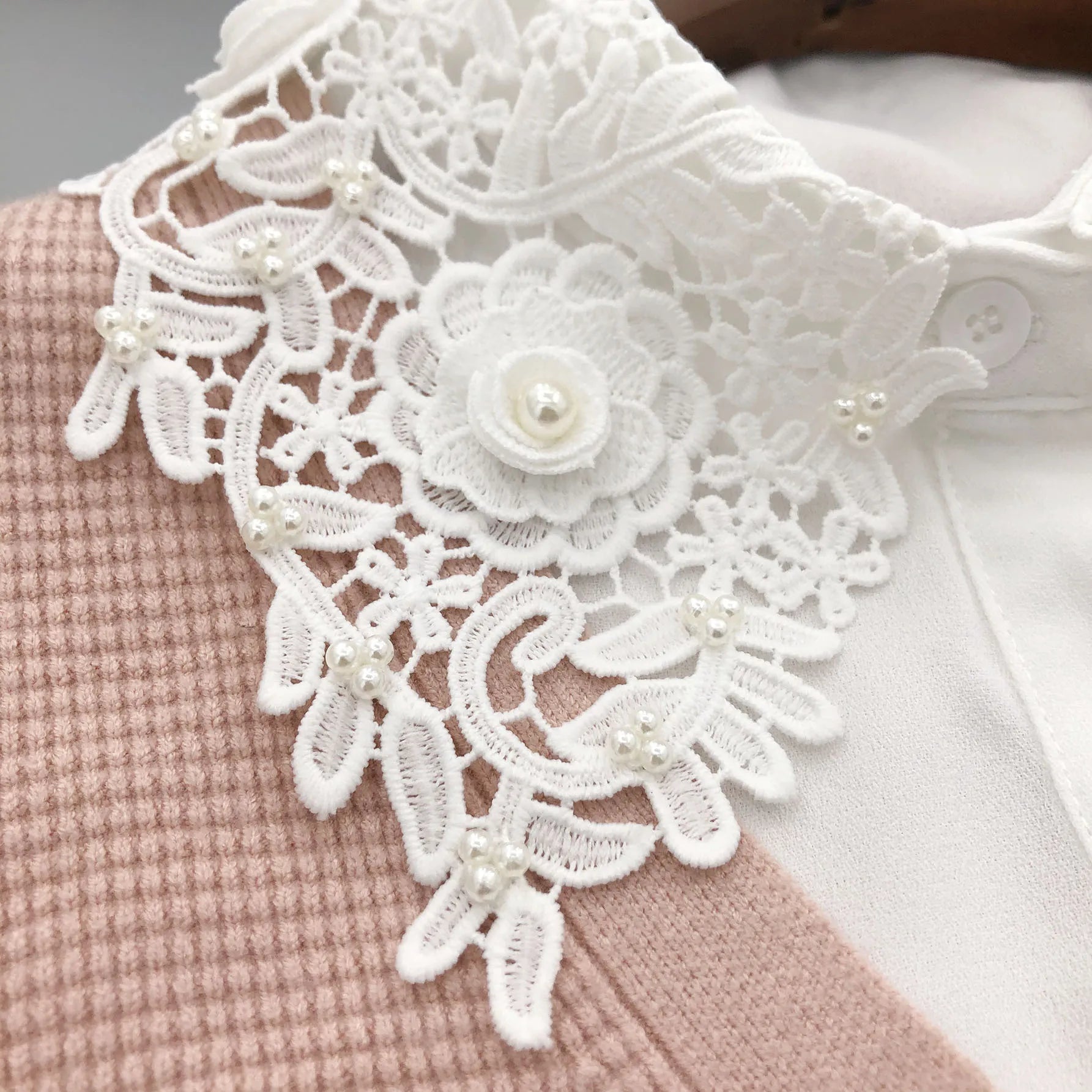 Elegant Detachable Lace Fake Collar Women Blouse Shirt Accessory With Handmade Embroidery Floral Applique Neckline Design