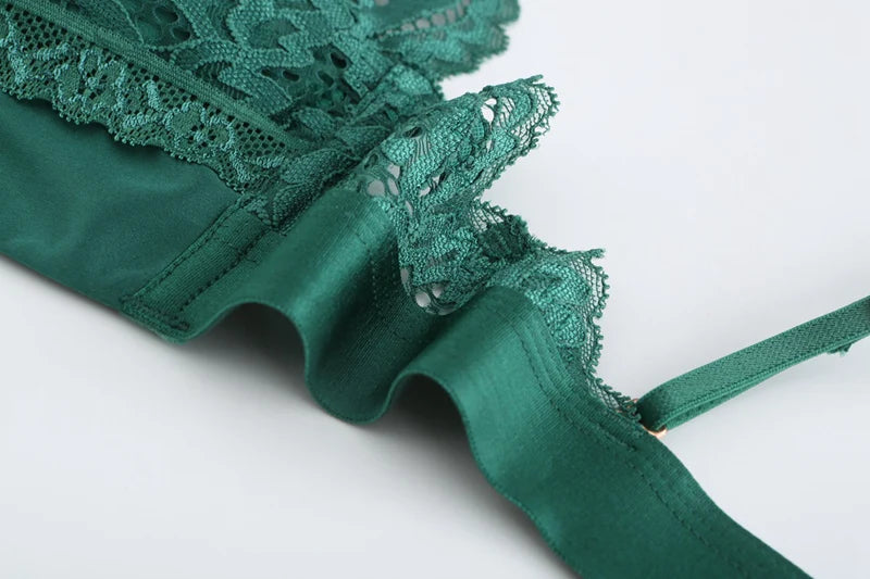 French Hollow Out Lace Triangle Cup Bra and Thong Set Underwear Wireless Thin Lined Women Sexy Lingerie New Arrivals