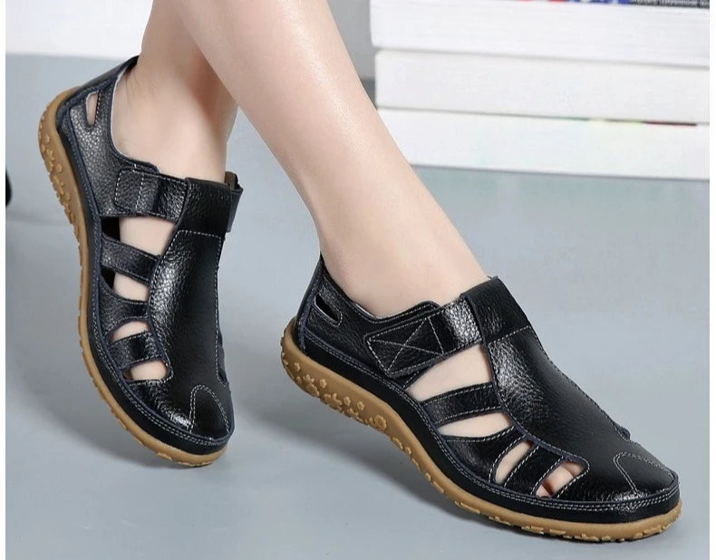 Women's Leather Sandals Casual Summer Closed Toe Beach Sandals Flat Comfortable Sneakers