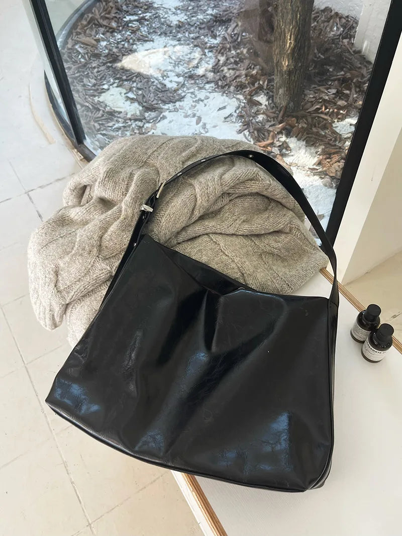Large women handbag Luxury Designer Shoulder Bag for Female Big Bucket Bag Female Rivets PU Leather lady Totes black