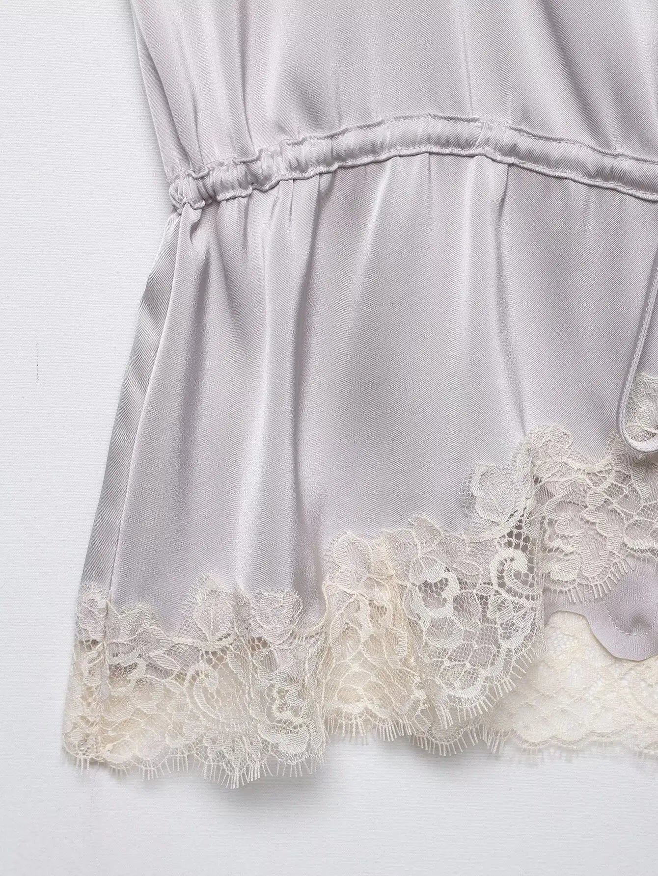 KONDALA Lady Chic Satin Strappy Top 2026 Spring Summer Romantic Holidays Lace Suspender Top Women High Street Trendy Cute Tops