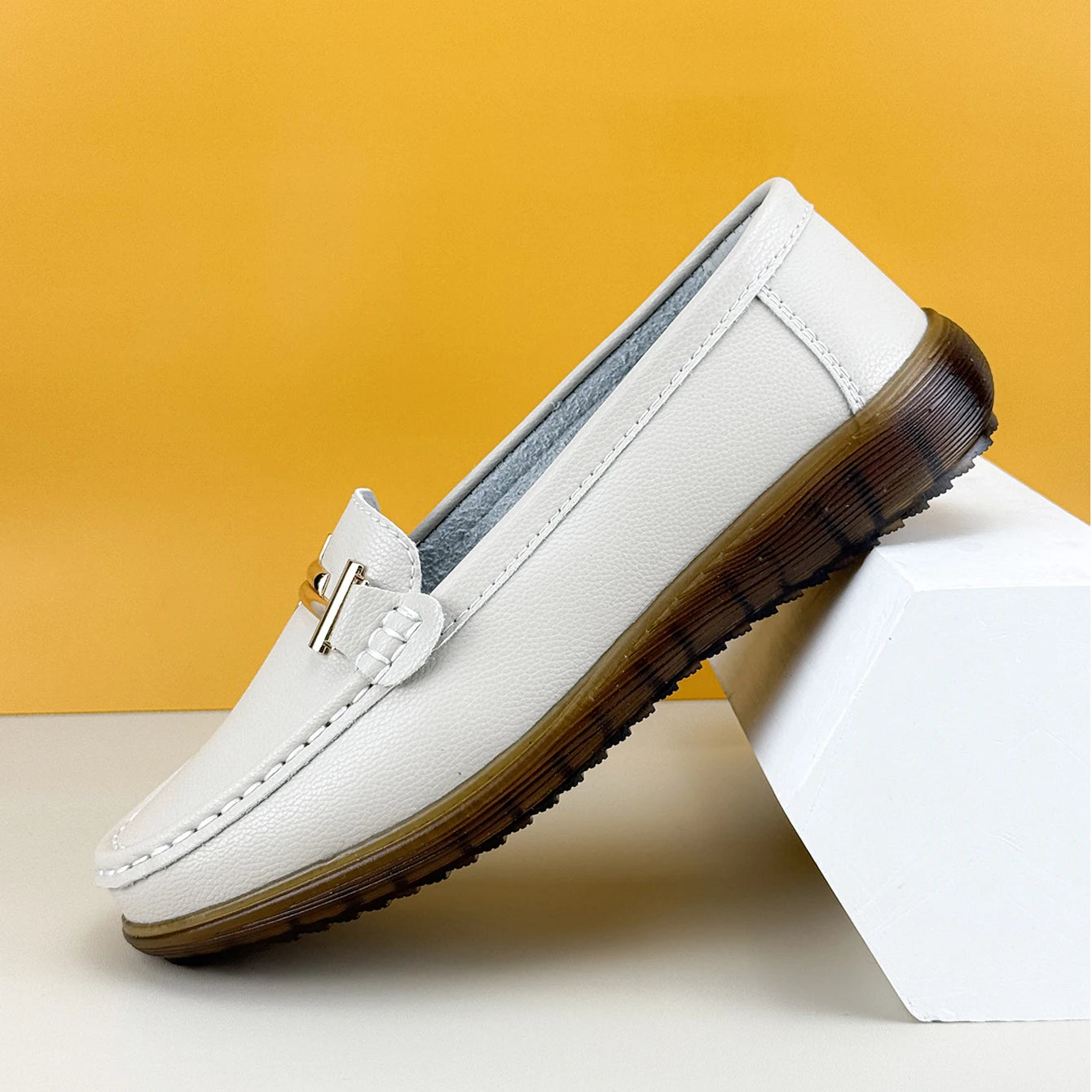 2025 New Spring /summer Women Flats Genuine Leather Moccasins Handmade Comforty Fashion Sneakers Mom nurse Flats Soft Walking