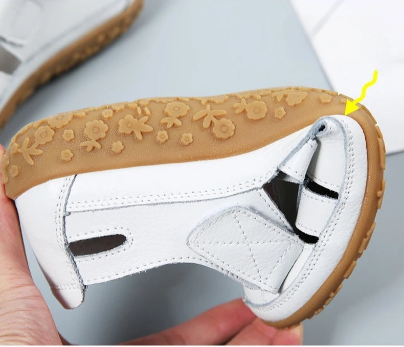 Women's Leather Sandals Casual Summer Closed Toe Beach Sandals Flat Comfortable Sneakers