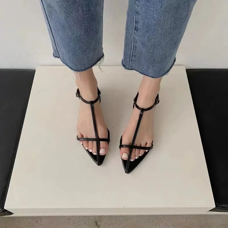 Women's Sandals 2025 Summer New Fashion Thong Sandals Sexy Fashion Design Comfortable Low Heel Sandals for Women Zapatos Mujer