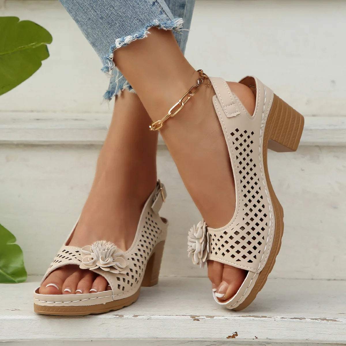 Women's Sandals 2026 New Summer Classic Retro Slip-on Comfortable High Heels Breathable Non-slip Light Sandals for Women Mujer