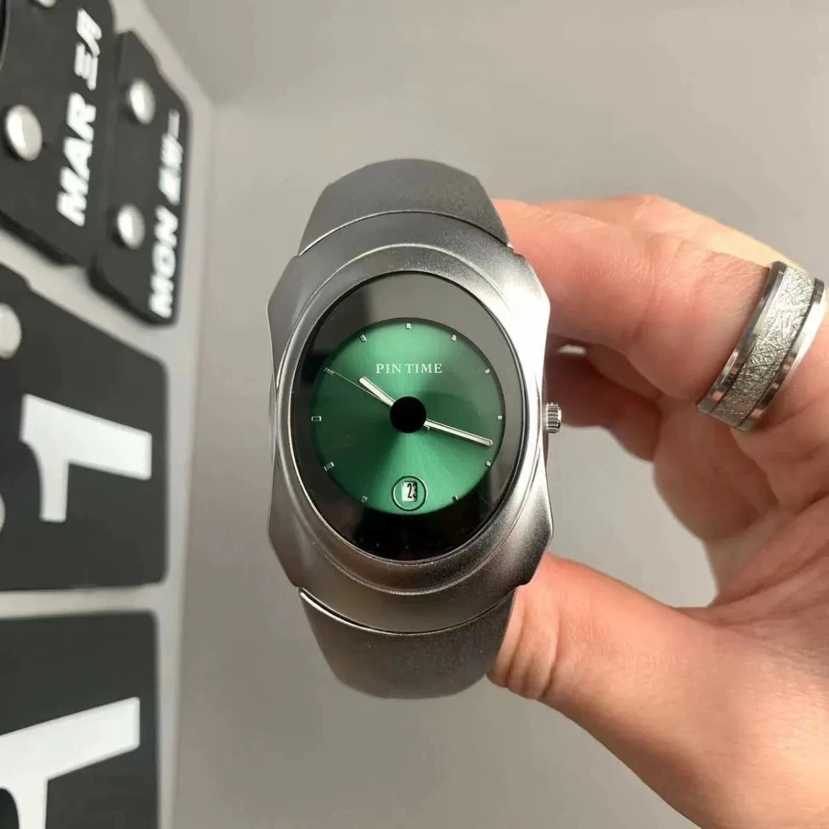 Men's Fashion Watch Unique Timed Bomb Dress Retro Simulation Quartz Watch Luminous Hand Waterproof Automatic Date Clock Repair Gift