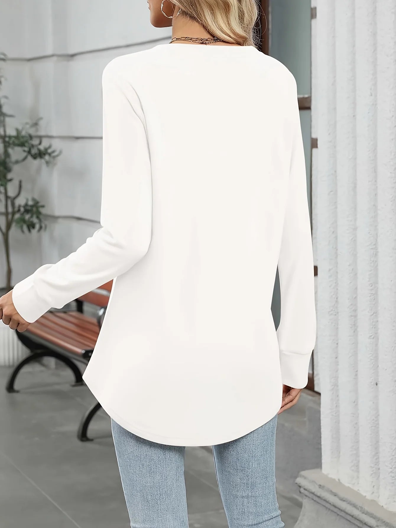 Autumn Women's Casual and Comfortable Long Sleeved Round Neck Top Designed for Versatile Daily Commuting