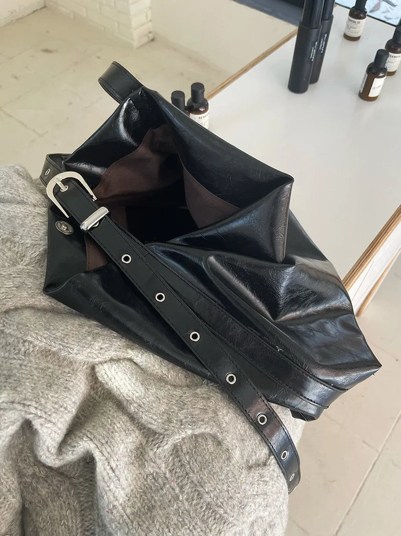Large women handbag Luxury Designer Shoulder Bag for Female Big Bucket Bag Female Rivets PU Leather lady Totes black