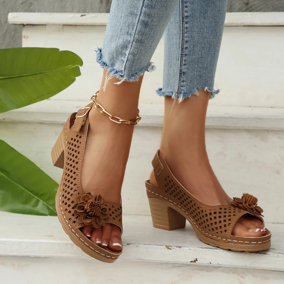 Women's Sandals 2026 New Summer Classic Retro Slip-on Comfortable High Heels Breathable Non-slip Light Sandals for Women Mujer