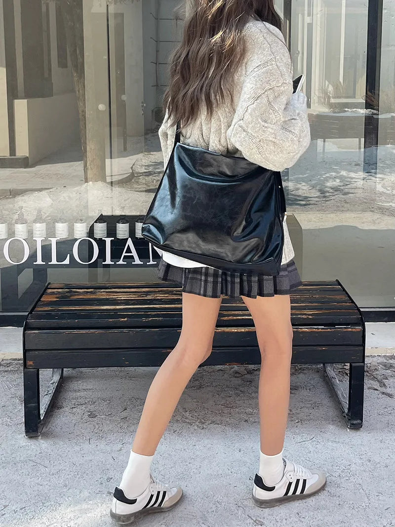 Large women handbag Luxury Designer Shoulder Bag for Female Big Bucket Bag Female Rivets PU Leather lady Totes black