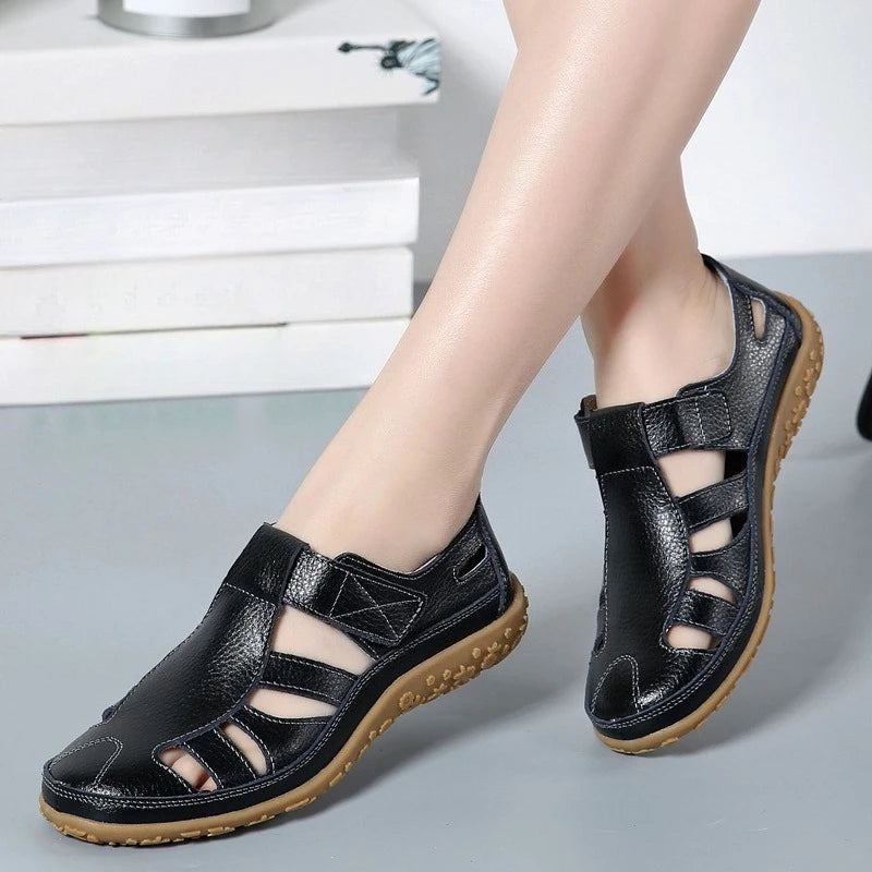Women's Leather Sandals Casual Summer Closed Toe Beach Sandals Flat Comfortable Sneakers