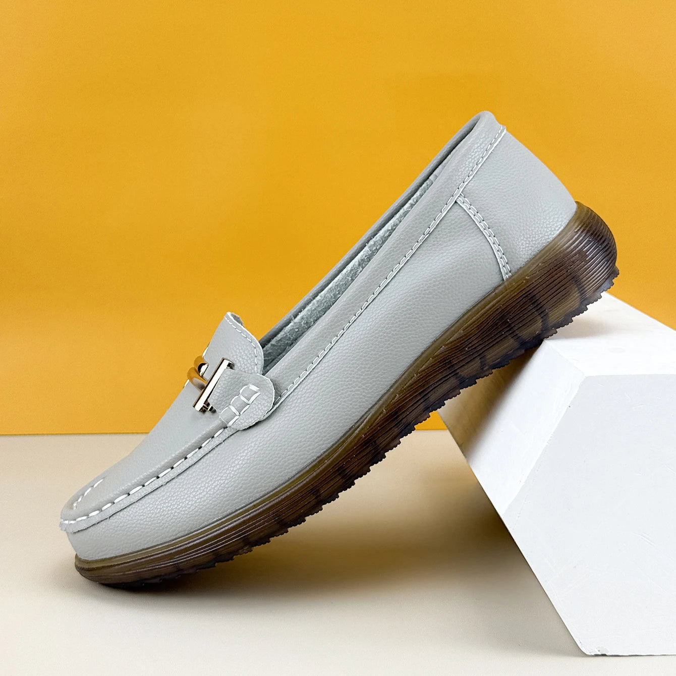 2025 New Spring /summer Women Flats Genuine Leather Moccasins Handmade Comforty Fashion Sneakers Mom nurse Flats Soft Walking