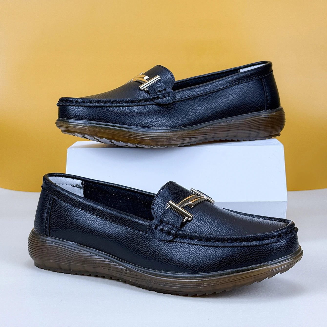 2025 New Spring /summer Women Flats Genuine Leather Moccasins Handmade Comforty Fashion Sneakers Mom nurse Flats Soft Walking