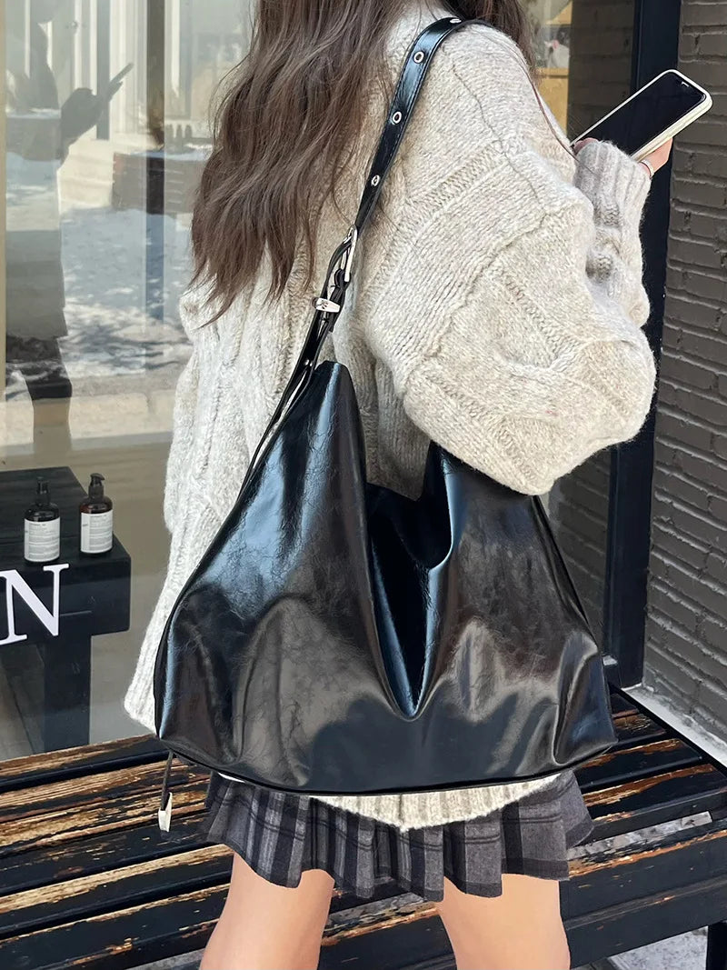 Large women handbag Luxury Designer Shoulder Bag for Female Big Bucket Bag Female Rivets PU Leather lady Totes black
