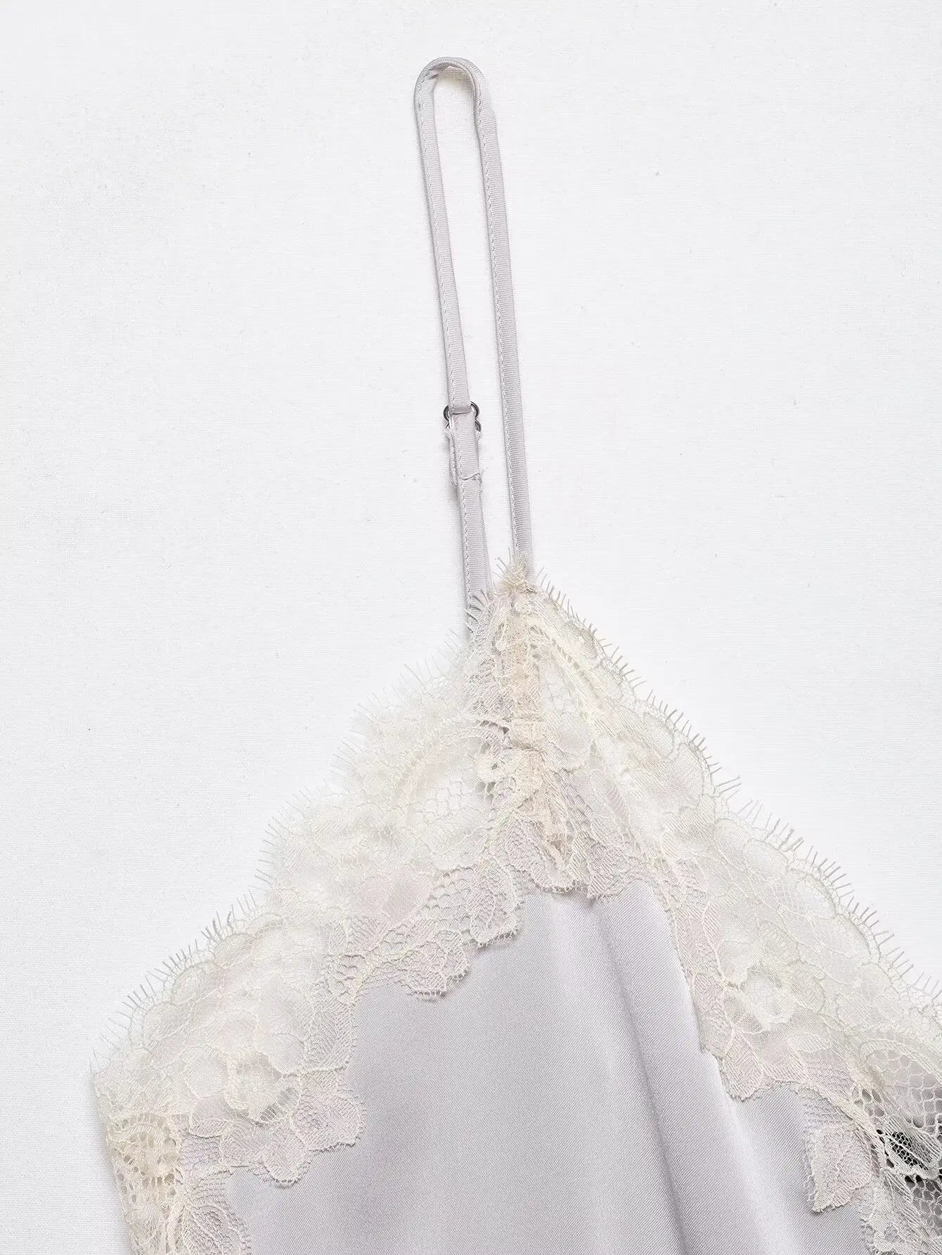 KONDALA Lady Chic Satin Strappy Top 2026 Spring Summer Romantic Holidays Lace Suspender Top Women High Street Trendy Cute Tops