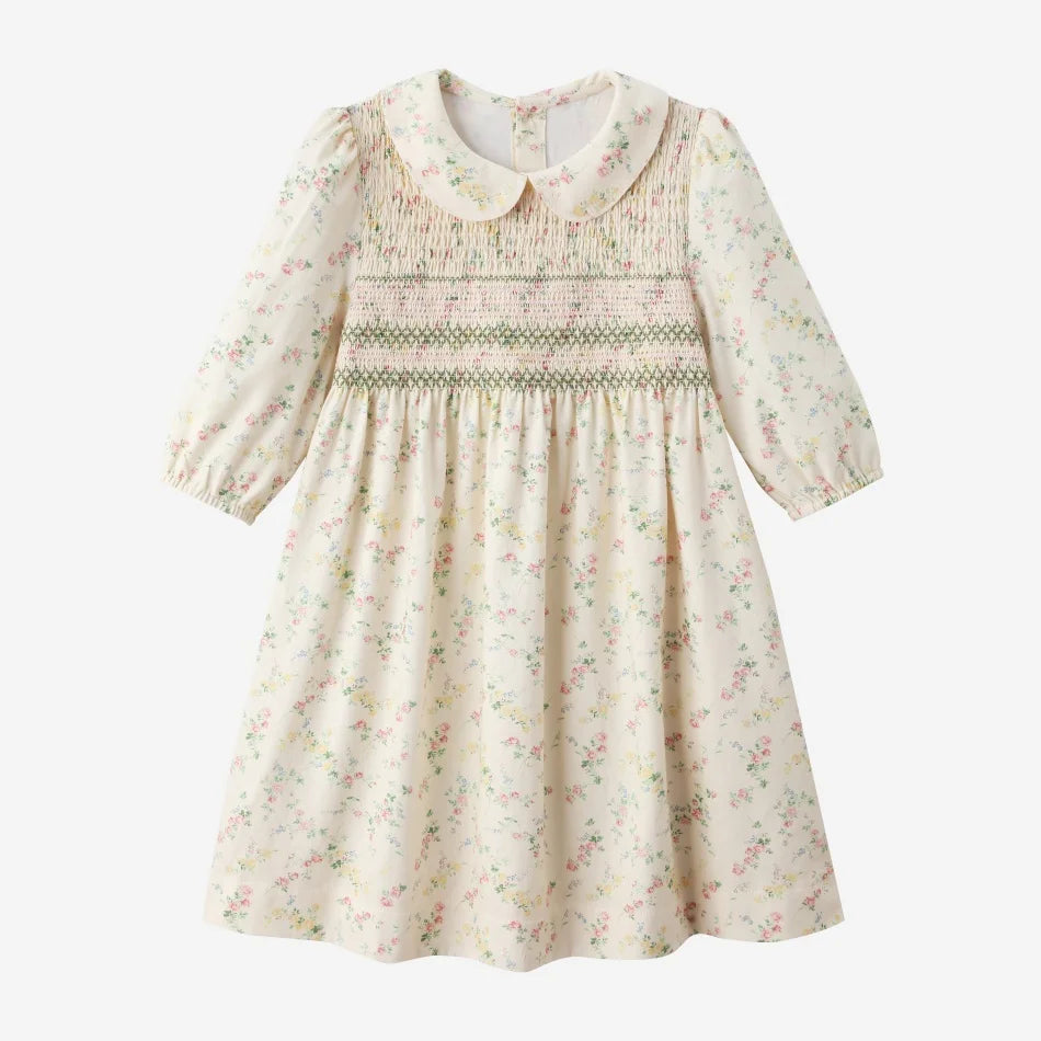 طقم ملابس عائلي متناسق للأولاد والبنات من مجموعة "AS SS26 meadow collection" باللون الأصفر الفاتح، فستان شموس بالورود للبنات وتطريز سموكنج للأولاد مخطط.