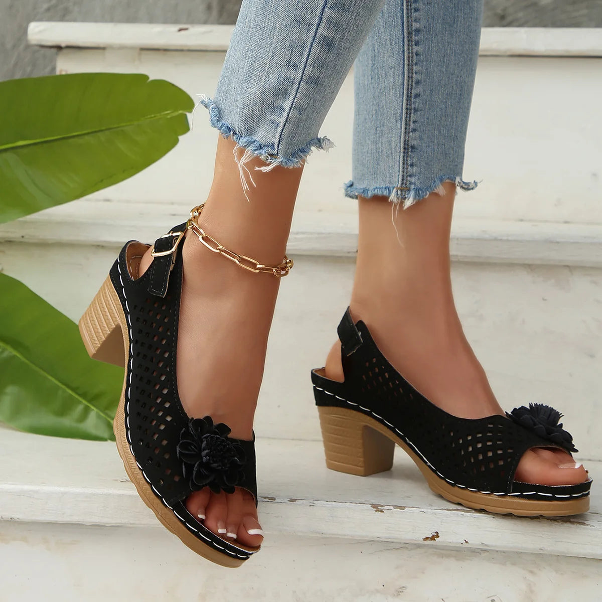 Women's Sandals 2026 New Summer Classic Retro Slip-on Comfortable High Heels Breathable Non-slip Light Sandals for Women Mujer