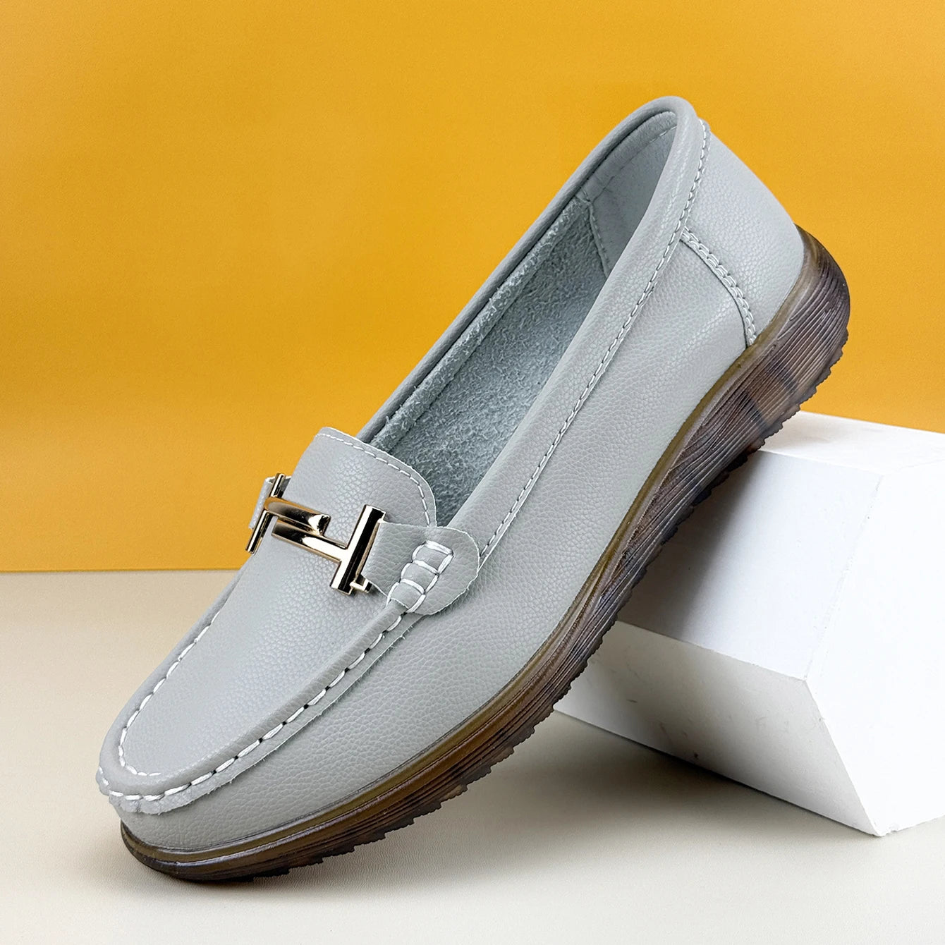 2025 New Spring /summer Women Flats Genuine Leather Moccasins Handmade Comforty Fashion Sneakers Mom nurse Flats Soft Walking