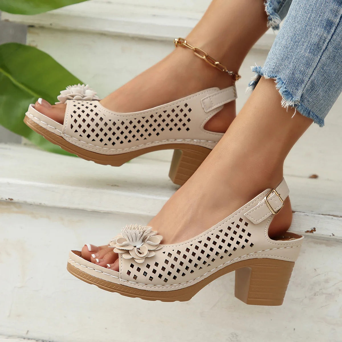 Women's Sandals 2026 New Summer Classic Retro Slip-on Comfortable High Heels Breathable Non-slip Light Sandals for Women Mujer