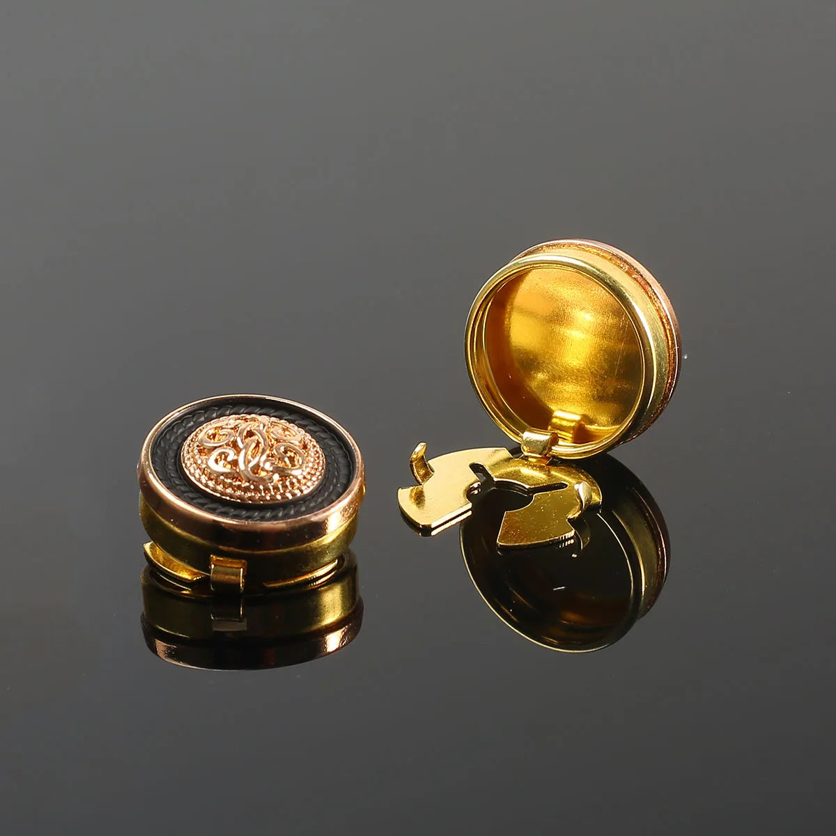 2pcs Button Cufflinks Luxury Metal Button Cover Shirt Button Clip Retro Sleeve Button for Men and Women Dress Button Decoratio