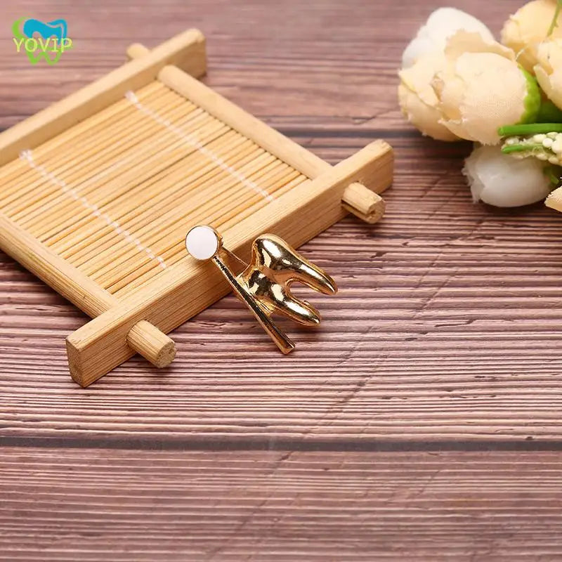 Tooth Shape Cute Medical Brooch Pin For Dentist Doctor Nurse Lapel Backpack Badge Pins Jewelry Gift Accessories