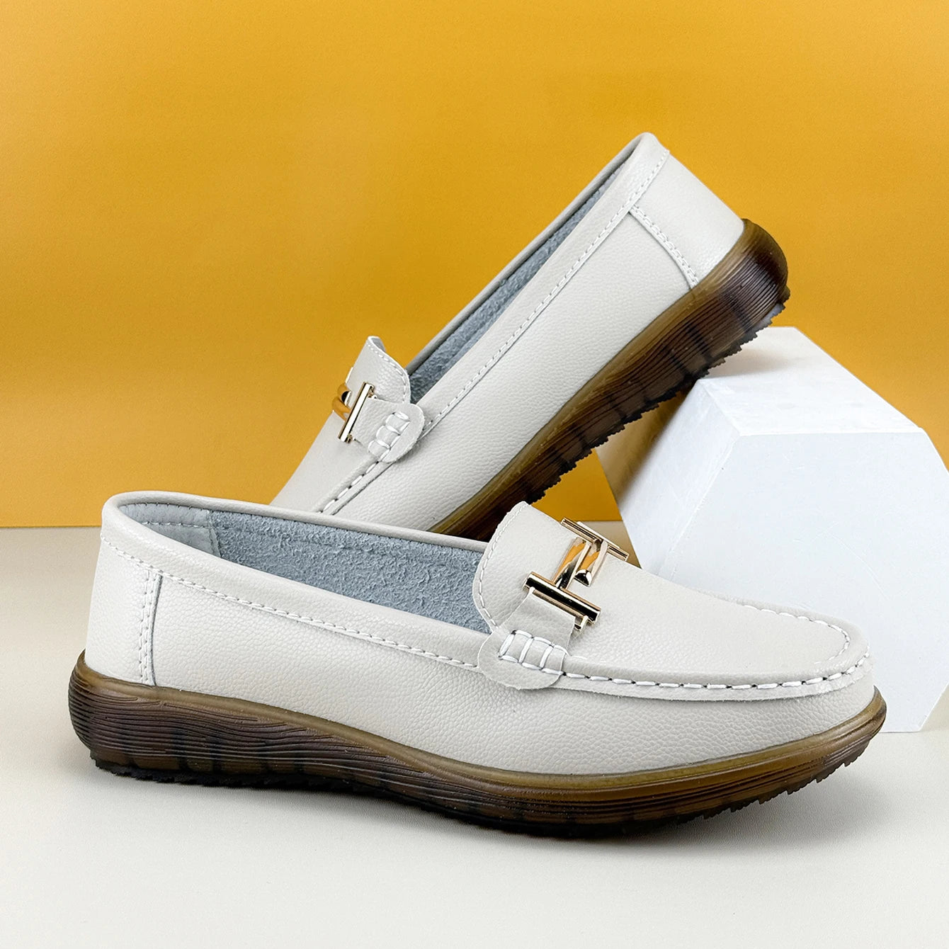 2025 New Spring /summer Women Flats Genuine Leather Moccasins Handmade Comforty Fashion Sneakers Mom nurse Flats Soft Walking