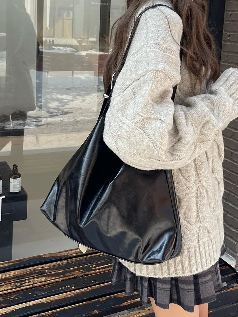 Large women handbag Luxury Designer Shoulder Bag for Female Big Bucket Bag Female Rivets PU Leather lady Totes black