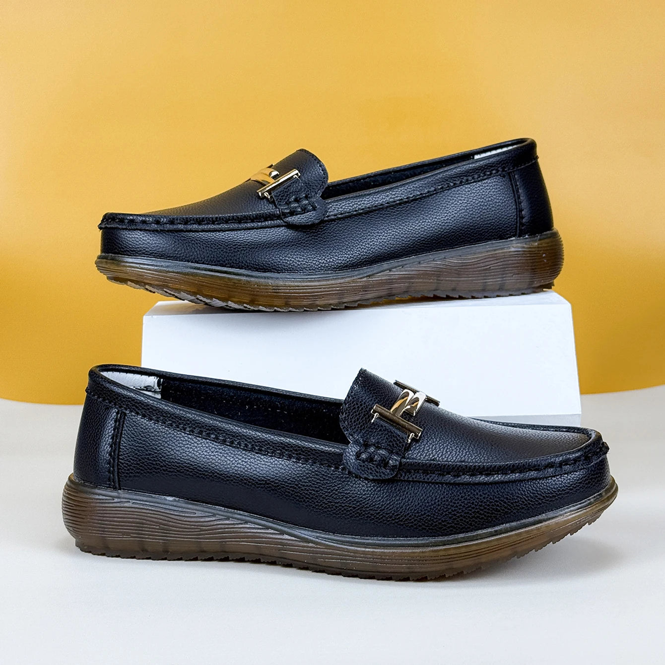 2025 New Spring /summer Women Flats Genuine Leather Moccasins Handmade Comforty Fashion Sneakers Mom nurse Flats Soft Walking