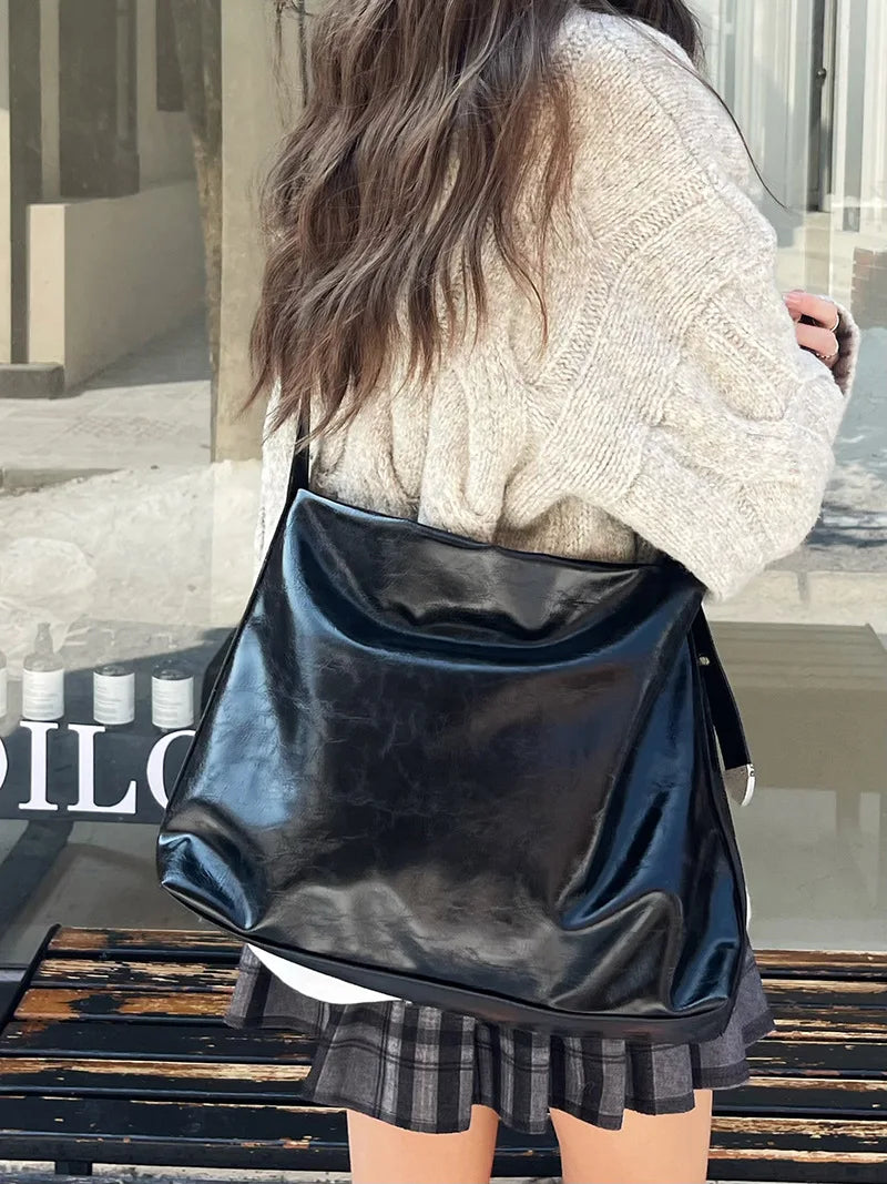 Large women handbag Luxury Designer Shoulder Bag for Female Big Bucket Bag Female Rivets PU Leather lady Totes black