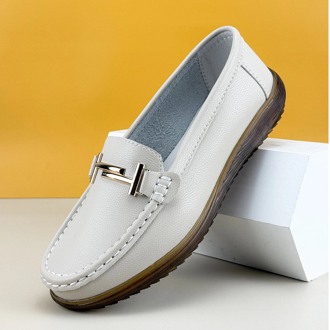 2025 New Spring /summer Women Flats Genuine Leather Moccasins Handmade Comforty Fashion Sneakers Mom nurse Flats Soft Walking