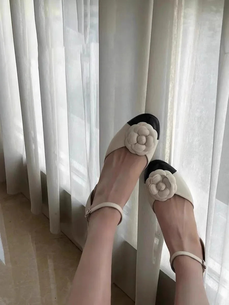 Luxury Designer Flower Mary Jane Pumps Women Round Toe Flat Sandals Women Summer Comforts Hollow Brand Floral Sandals Women