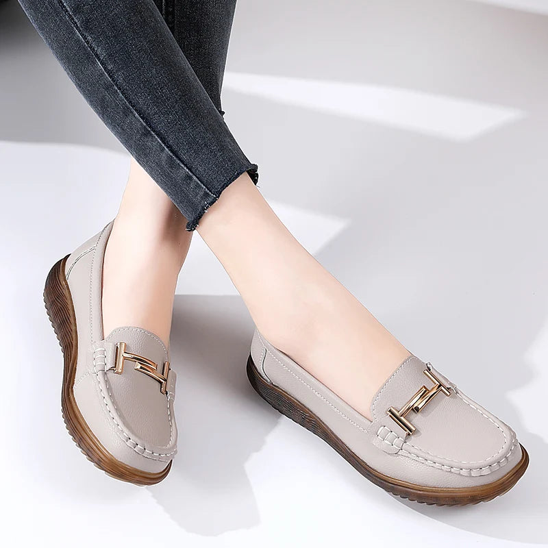 2025 New Spring /summer Women Flats Genuine Leather Moccasins Handmade Comforty Fashion Sneakers Mom nurse Flats Soft Walking
